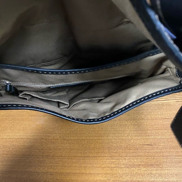 Genuine Coach shoulder bag NEVER USED - Picture 6 of 7